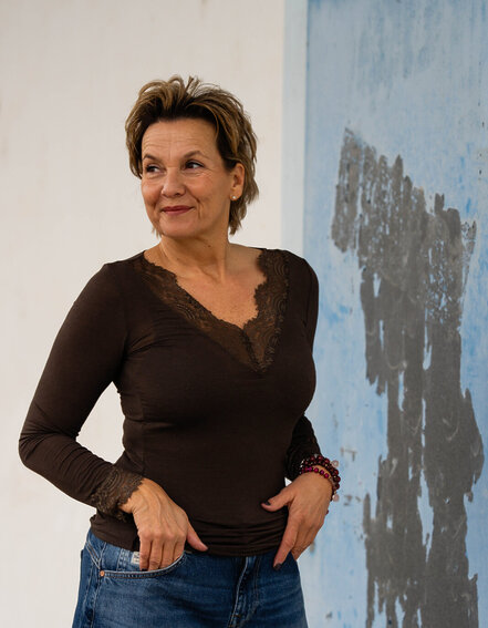 FRAUENSACHE - Elegantes Spitzenshirt (BA07)