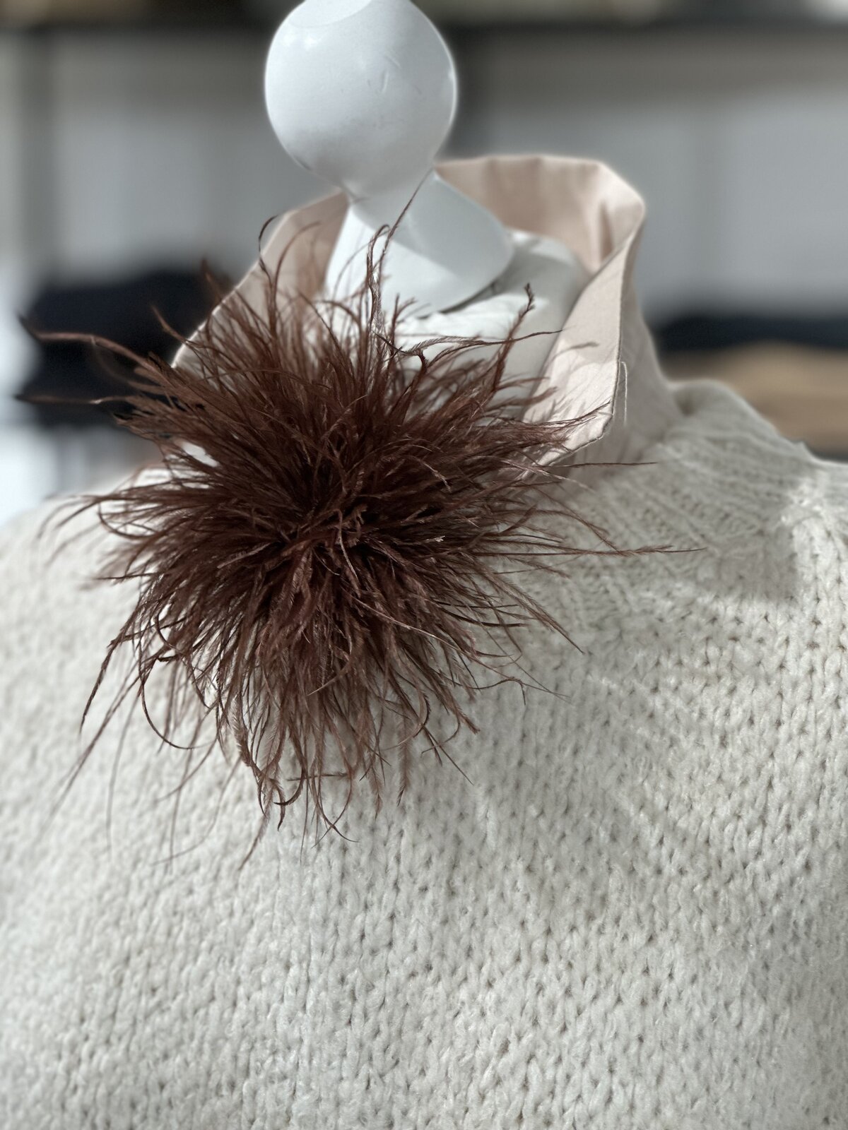 Federbrosche schokobraun (AS35)