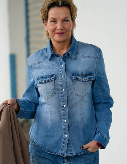 FRAUENSACHE - Lässiges Jeanshemd (GW51)