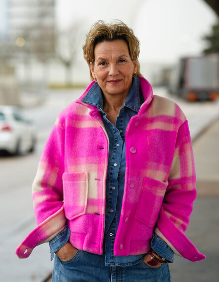 FRAUENSACHE - Karierte Kurzjacke (GW10)