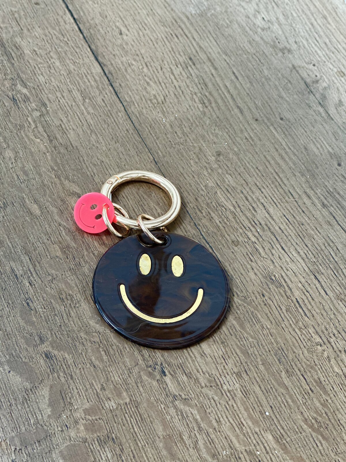Schlüssel/Taschenanhänger “SMILEY” braun (AS12)