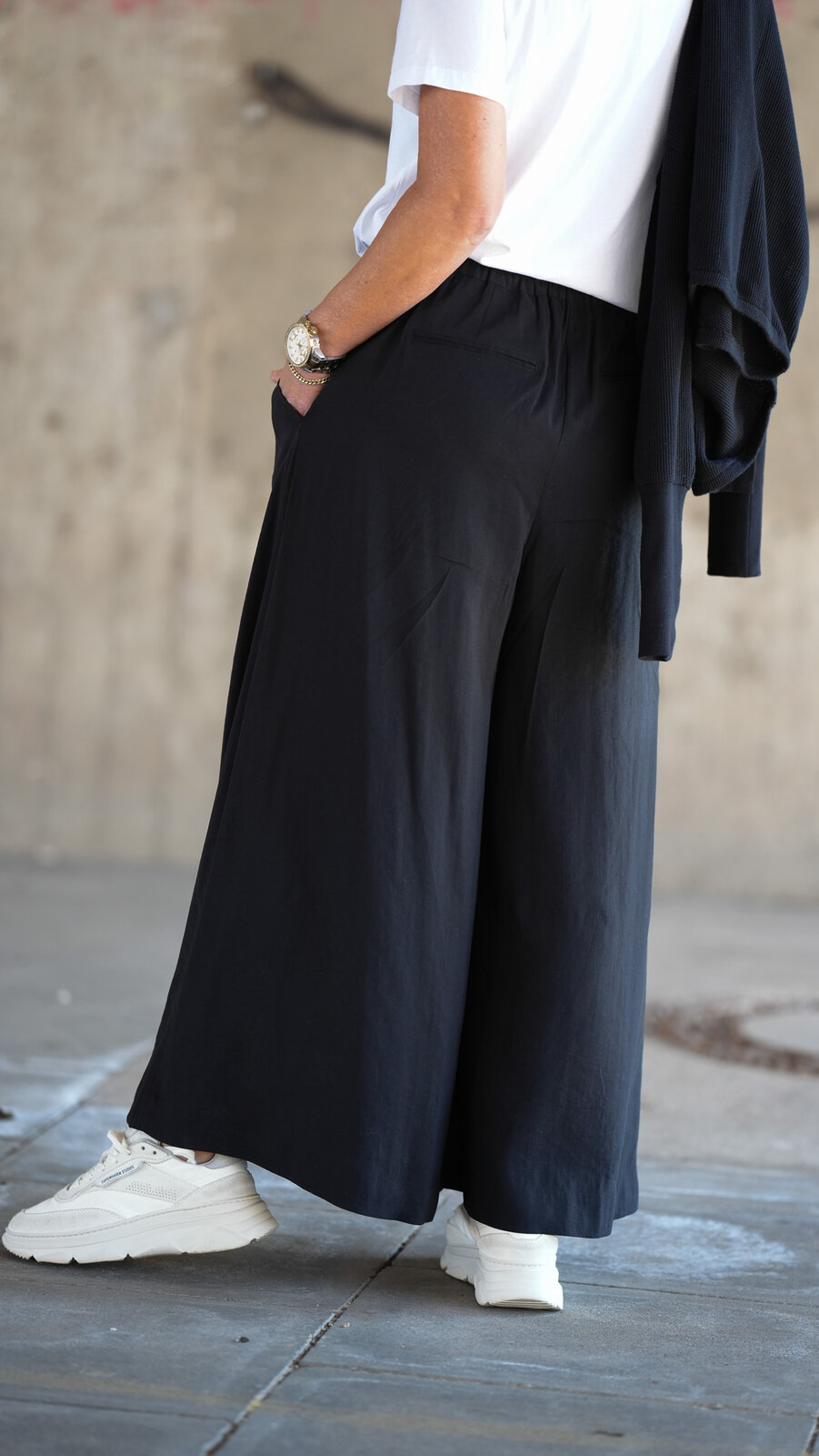 Casual Pants “HERMA” black (ER41)/Regular Fit T-Shirt white (10D48)