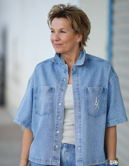 ALIX THE LABEL - Denim Kurzarmbluse (AX06)