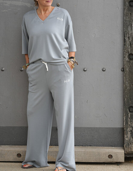 ALIX THE LABEL – Scuba Wide Leg Pants (AX22)