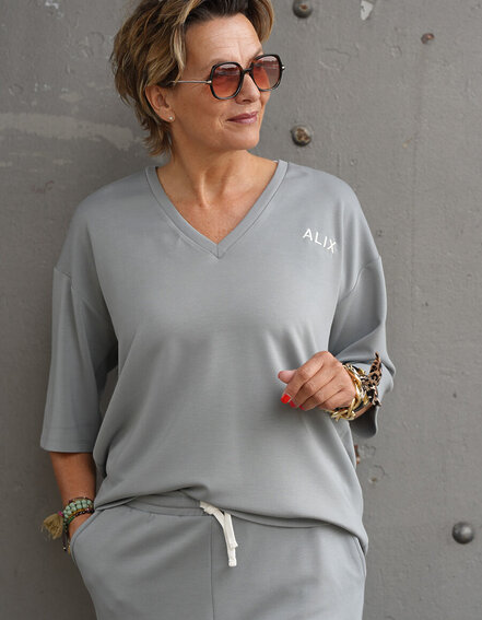ALIX THE LABEL – Scuba V-Neck Shirt (AX19)